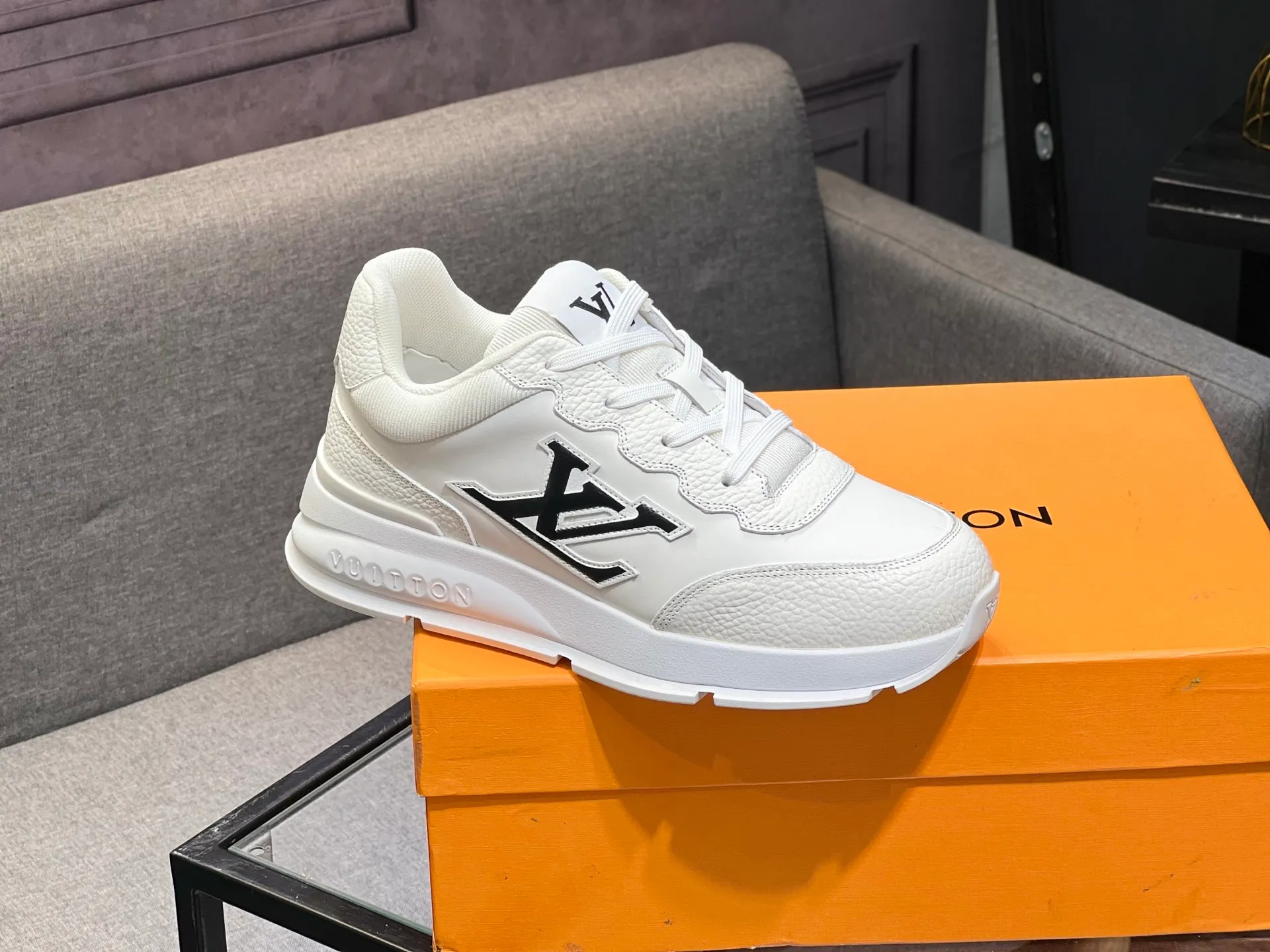 Men's shoes 💰640 LV | Louis Vuitton 2025𝐬𝐬 New spring and summer styles for couples, men's styles come out first. The counter features the latest casual shoes. Hard goods are new🆕 ❥Purchase level! Full of high-end feel! A popular model among bloggers at home and abroad, it’s retro and fashionable and looks amazing on your feet! Wear a lot of happiness! Mainly recommended model on the official website★ ▪️Upper: Original custom-made imported calfskin fabric ▪️Inner lining: breathable gauze imported from Italy ▪️Outsole: rubber foam ➕tpu high-end outsole ▪️Shoe size: 36-44 (customized for 45 and 46)